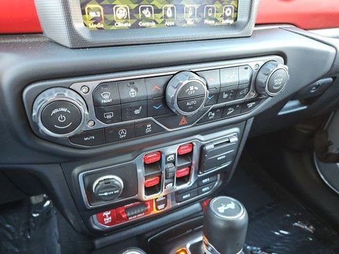 Used 2021 Jeep Wrangler Unlimited Rubicon image 24