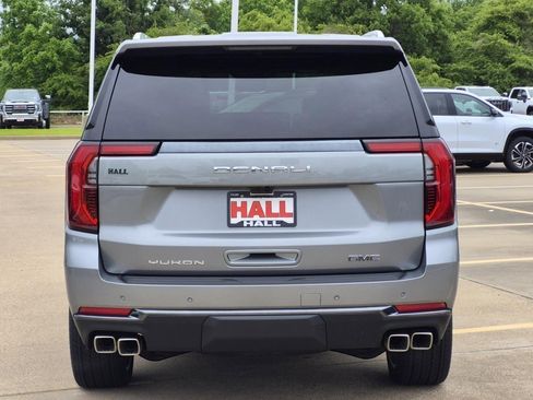 New 2026 GMC Yukon Denali Ultimate w/ LPO, Floor Liner Package AWD/4WD image 4