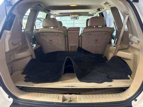 Used 2012 Toyota Highlander Limited w/ Tow Pkg AWD/4WD image 16