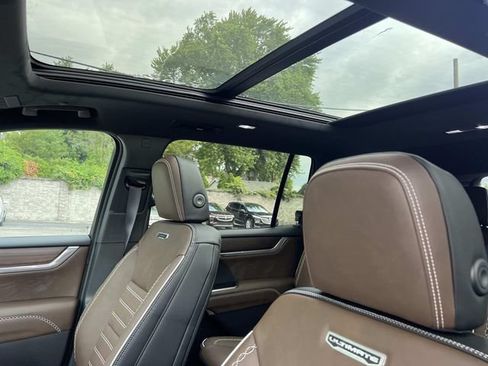 New 2026 GMC Acadia Denali Ultimate w/ LPO, Floor Liner Package AWD/4WD image 20