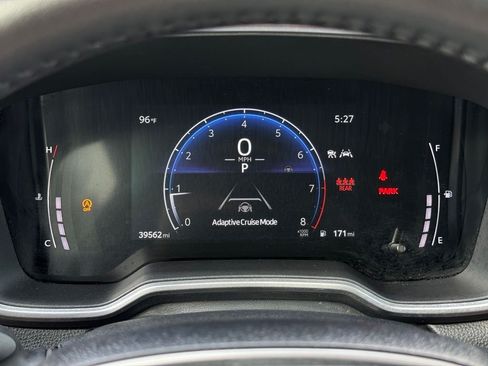 Used 2025 Toyota Corolla Cross XLE FWD image 32