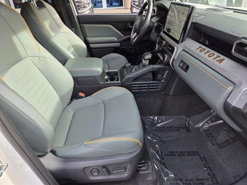 Used 2025 Toyota 4Runner Trailhunter image 15