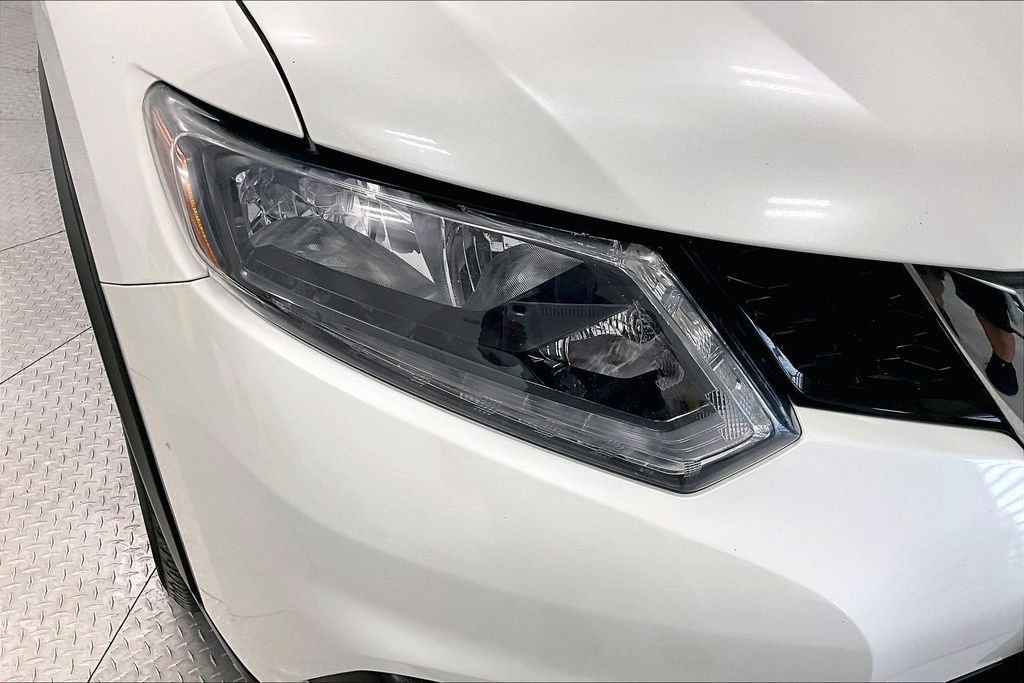 Used 2015 Nissan Rogue SV AWD/4WD image 28