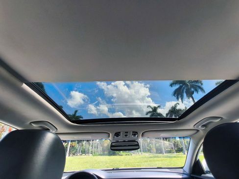 Used 2019 Kia Cadenza Limited FWD image 31