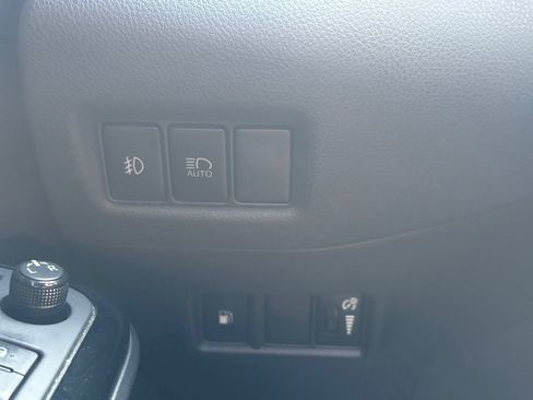 Used 2019 Toyota C-HR Limited FWD image 25