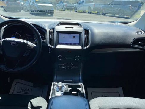 Used 2020 Ford Edge SE FWD image 19