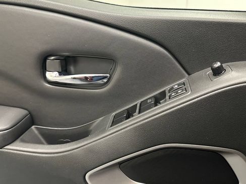 Used 2022 Nissan Frontier SV AWD/4WD image 17