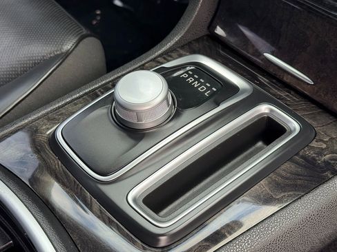 Used 2022 Chrysler 300 Touring L w/ Safetytec Plus Group image 35