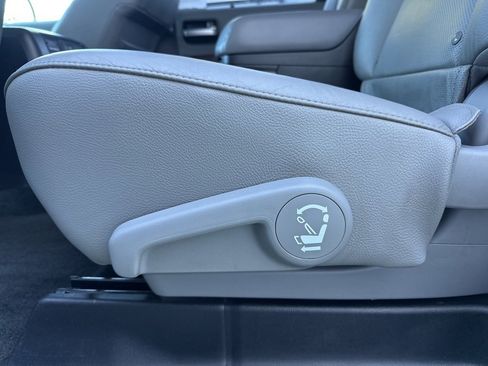 Used 2016 Toyota Sequoia Platinum image 71