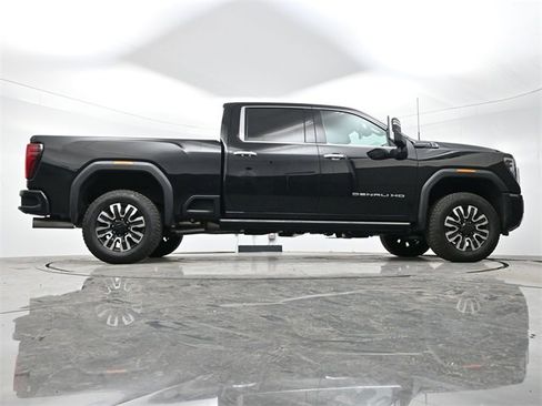 Used 2025 GMC Sierra 2500 Denali Ultimate image 16