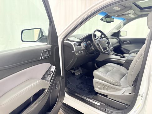 Used 2018 Chevrolet Suburban LT image 13