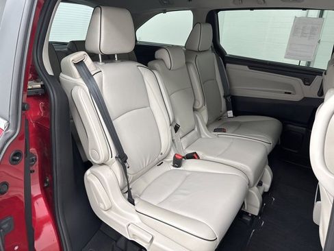 Used 2025 Honda Odyssey Touring image 35