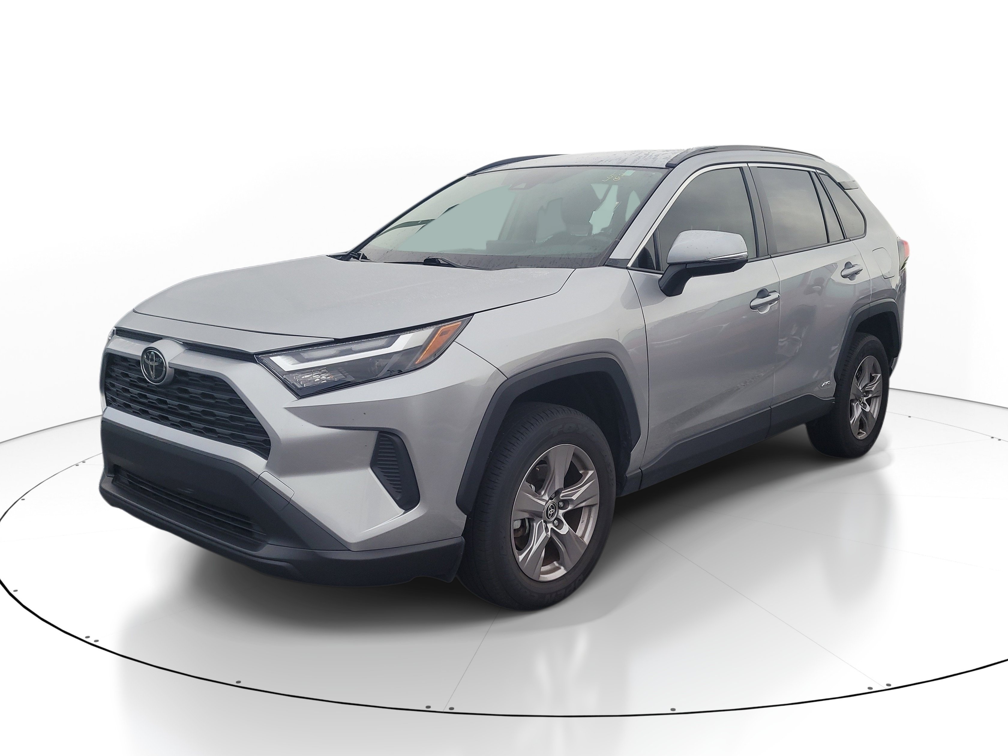 Used 2025 Toyota RAV4 XLE AWD/4WD image 3