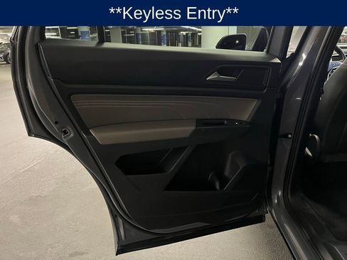 Used 2022 Volkswagen Atlas Cross Sport SEL R-Line image 20