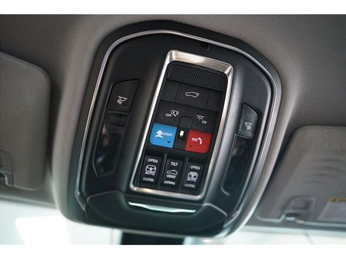 Used 2021 Jeep Grand Cherokee L Limited w/ Luxury Tech Group II AWD/4WD image 25