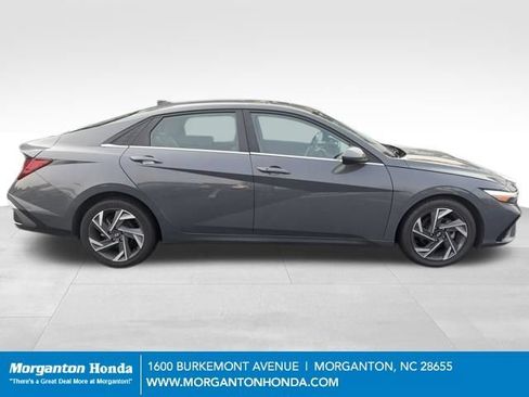 Used 2025 Hyundai Elantra SEL FWD image 6