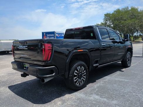Used 2024 GMC Sierra 2500 Denali Ultimate AWD/4WD image 5