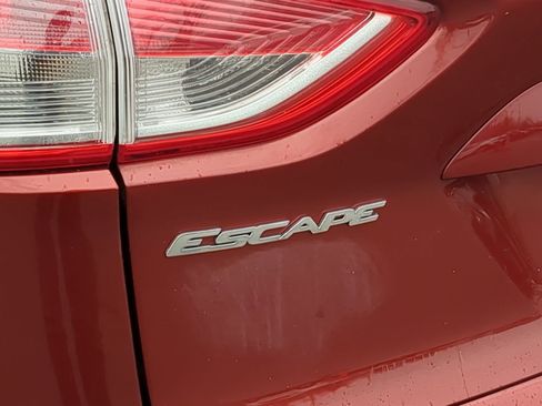 Used 2016 Ford Escape SE AWD/4WD image 15