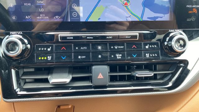 Used 2021 Toyota Highlander Platinum AWD/4WD image 18