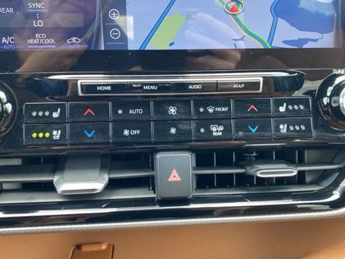 Used 2021 Toyota Highlander Platinum AWD/4WD image 18