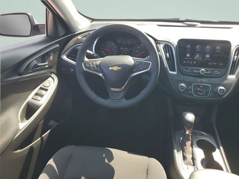 Used 2025 Chevrolet Malibu RS image 15