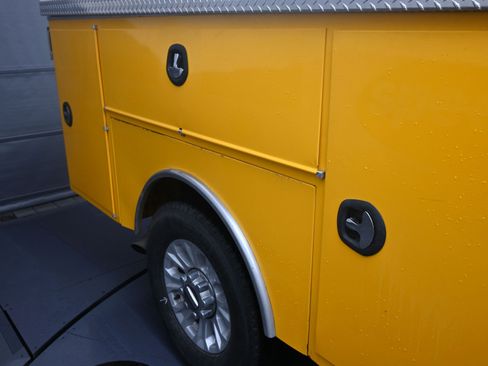 Used 2022 Ford F350 XL w/ Power Equipment Group image 23