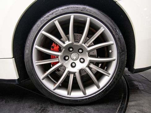 Used 2013 Maserati GranTurismo Sport RWD image 39