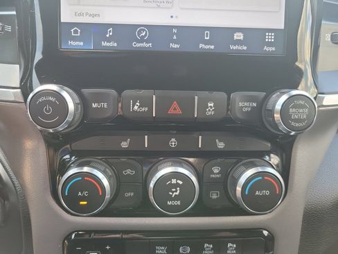 Used 2024 RAM 2500 Big Horn w/ Safety Group AWD/4WD image 26