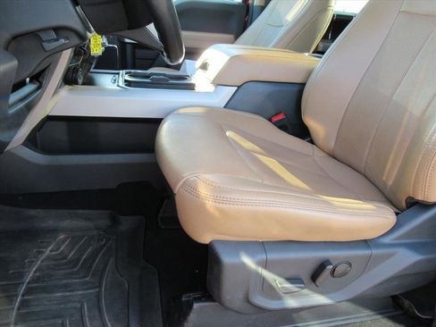 Used 2022 Ford F250 Lariat w/ Chrome Package image 17