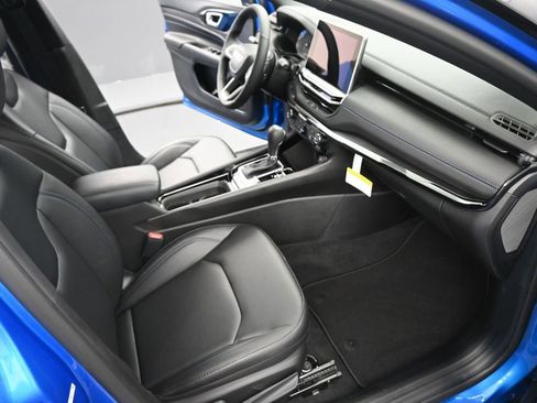 New 2026 Jeep Compass Limited image 17