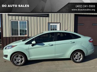 Used 2017 Ford Fiesta SE image 1