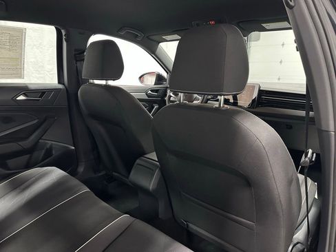 Used 2025 Volkswagen Jetta Sport image 37