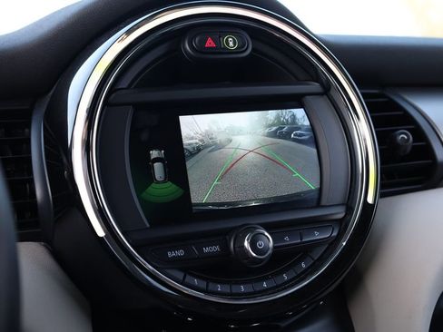 Used 2020 MINI Cooper SE w/ 6.5" Touchscreen Package image 15