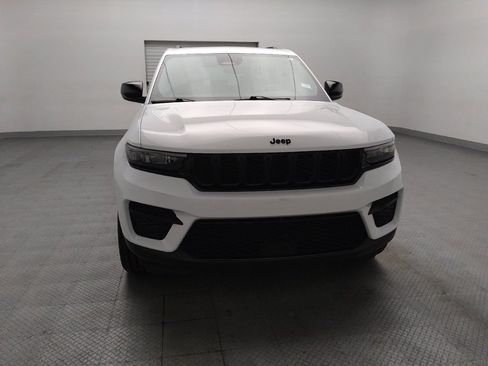 Used 2023 Jeep Grand Cherokee Altitude AWD/4WD image 14