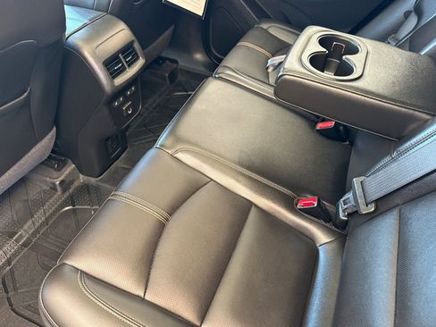 Used 2022 Chevrolet Equinox Premier AWD/4WD image 12
