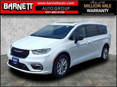 New 2025 Chrysler Pacifica Select