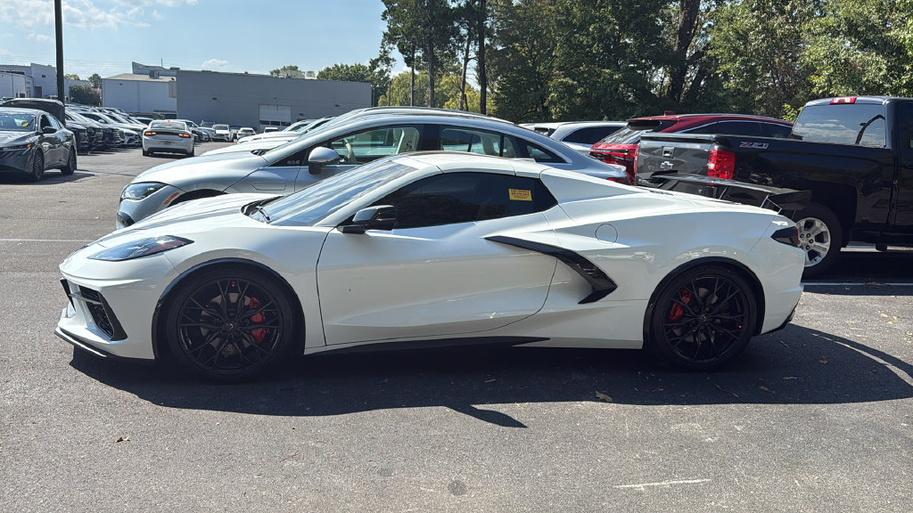 Used 2025 Chevrolet Corvette Stingray Convertible w/ Battery Protection Package RWD image 3