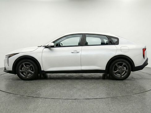 Used 2025 Kia K4 LXS image 5