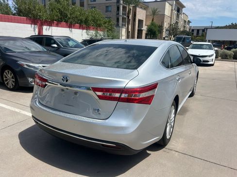 Used 2013 Toyota Avalon XLE Touring FWD image 4