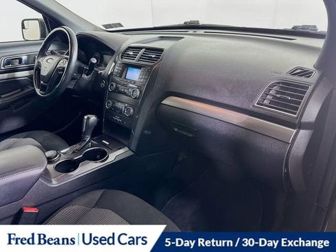Used 2019 Ford Explorer XLT w/ Class III Trailer Tow Package image 32