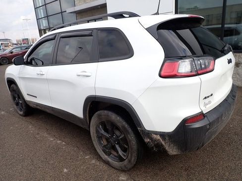 Used 2023 Jeep Cherokee Altitude Lux w/ Lux Elite Package image 2