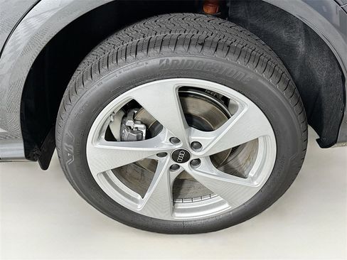 New 2025 Audi Q5 Premium Plus image 24