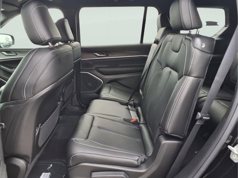 New 2026 Jeep Grand Cherokee L Limited AWD/4WD image 9