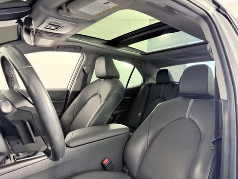 Used 2022 Toyota Camry XSE w/ Navigation Package image 13