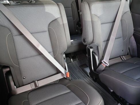 Used 2023 GMC Acadia SLE w/ Driver Convenience Package image 21