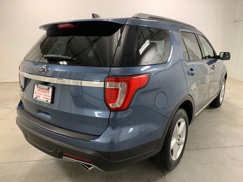 Used 2018 Ford Explorer XLT image 25