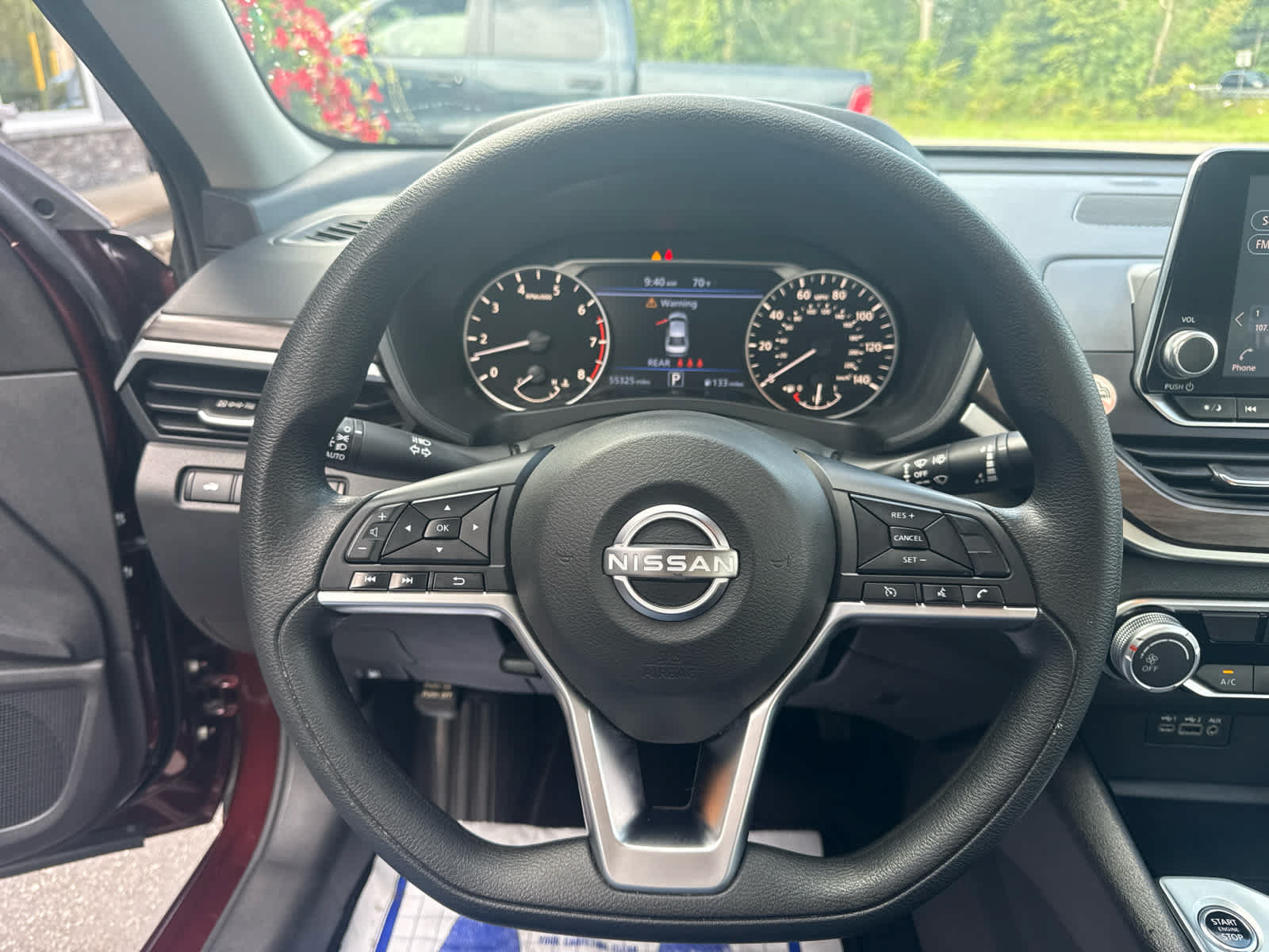 Used 2024 Nissan Altima 2.5 SV FWD image 24