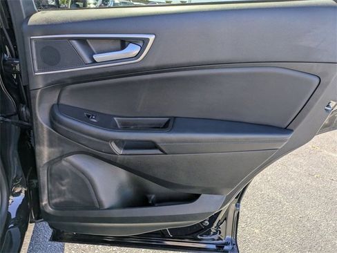 Used 2024 Ford Edge SEL image 32