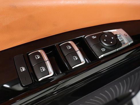 Used 2024 Kia Carnival SX Prestige image 43