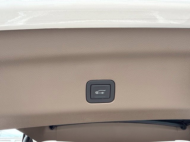 Used 2025 GMC Yukon XL Denali w/ Sun & Power Step Package AWD/4WD image 38